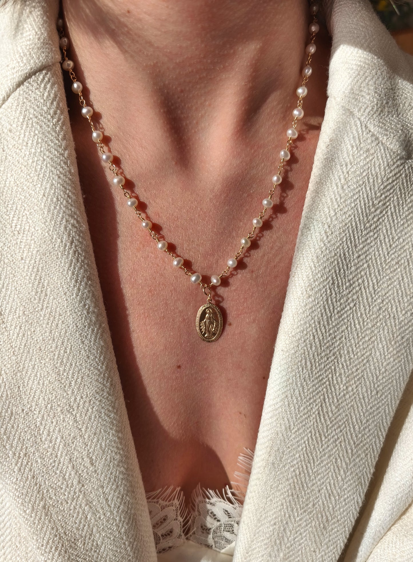 Perlenkette mit Madonna
