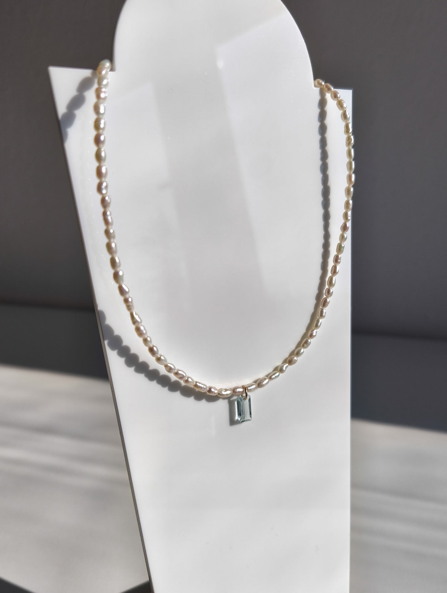 Aquamarine baguette pearl necklace