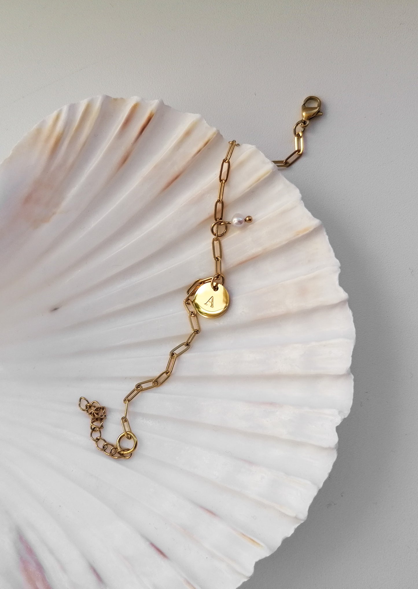 Armband mit Monogramm und Perle