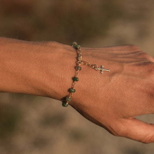Emerald bracelet with cross