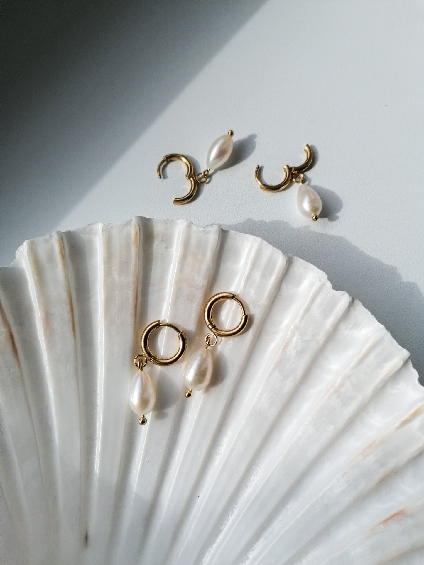 Teardrop pearl earrings