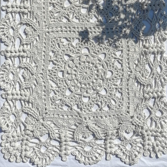 Ornamental carpet 125 x 85 cm