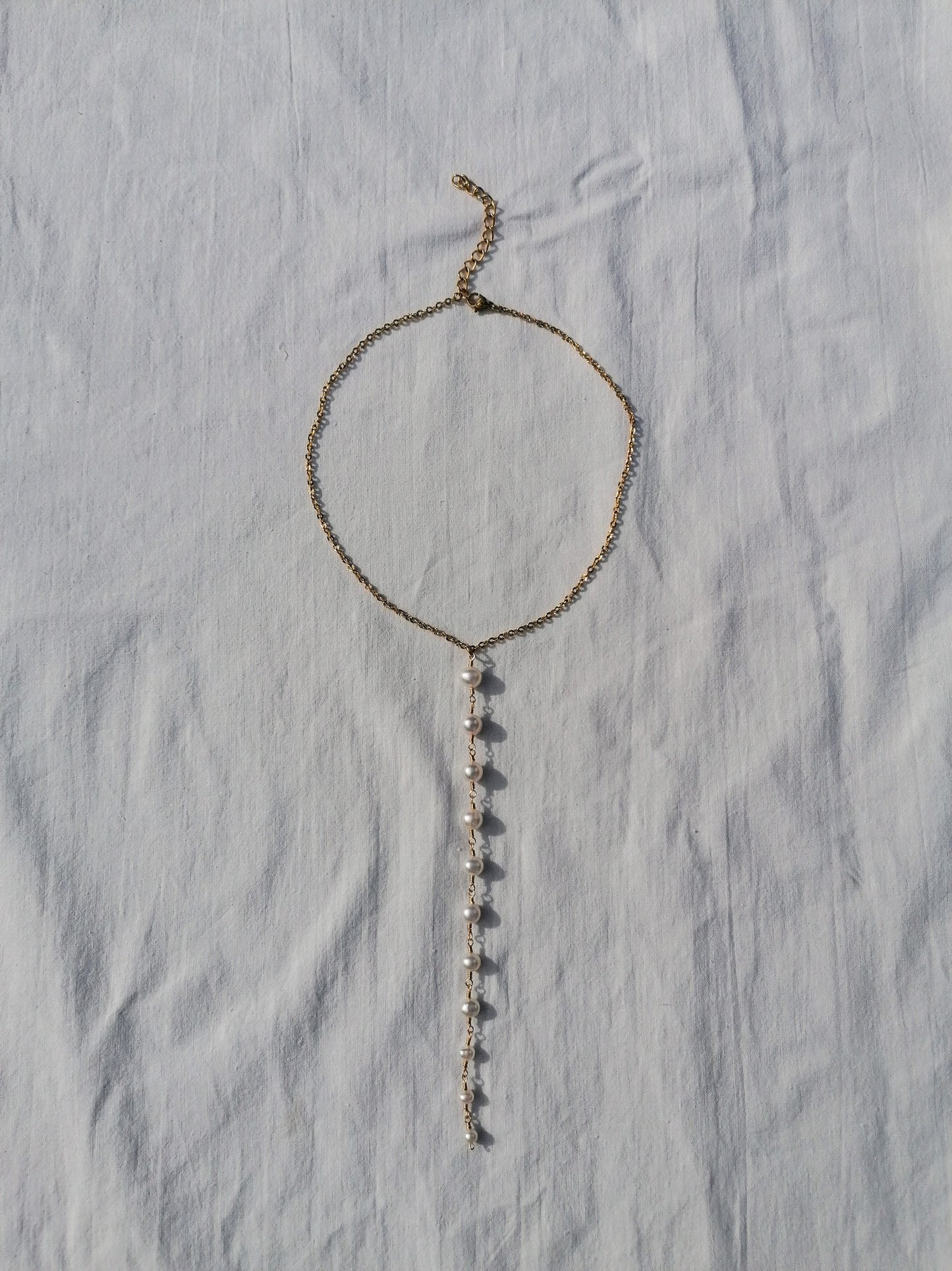 Pearl tie necklace