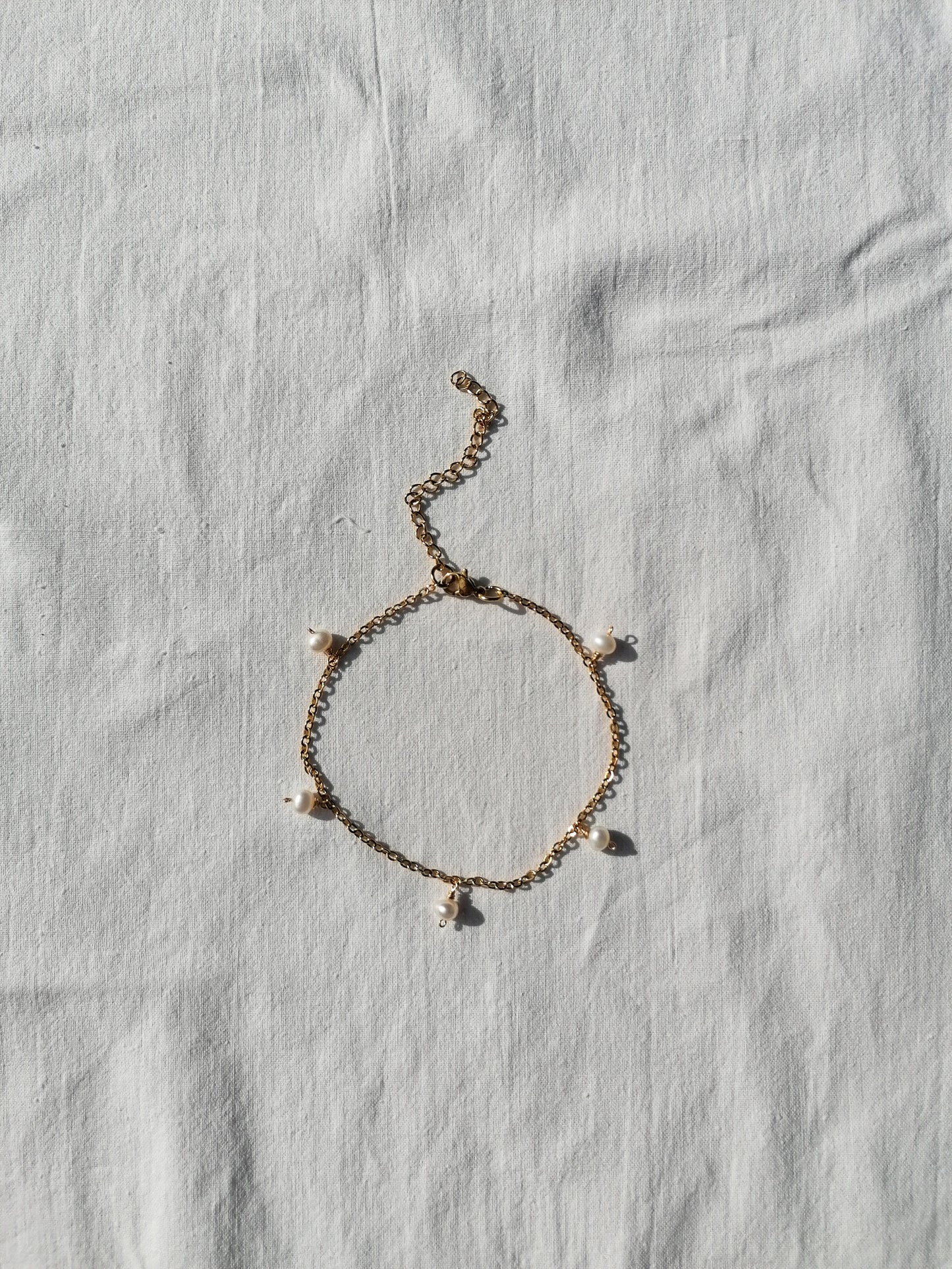 Pearl charm anklet