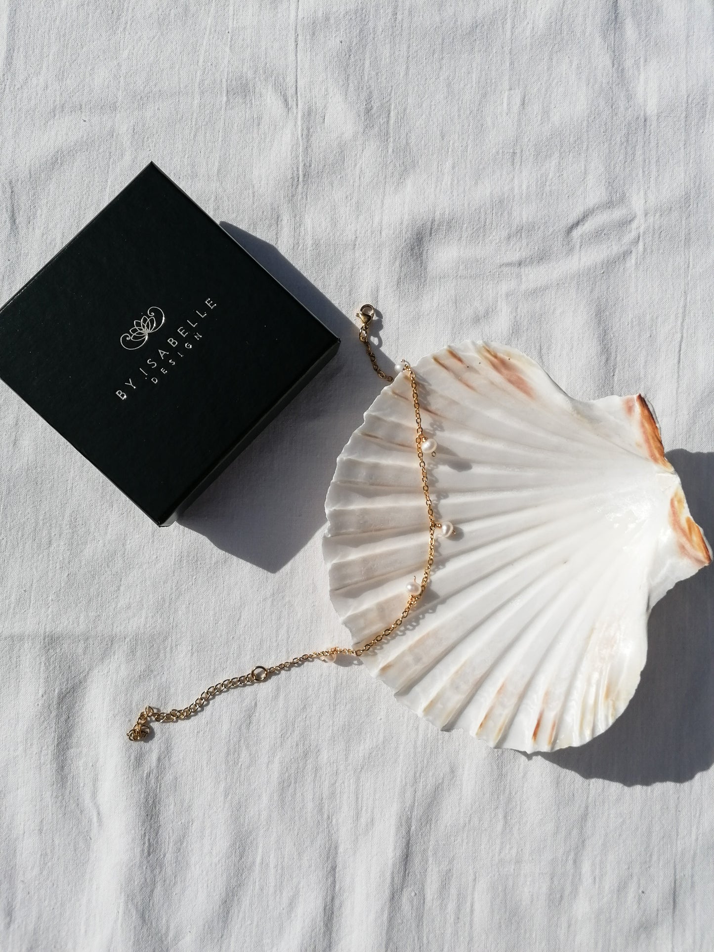 Pearl charm anklet
