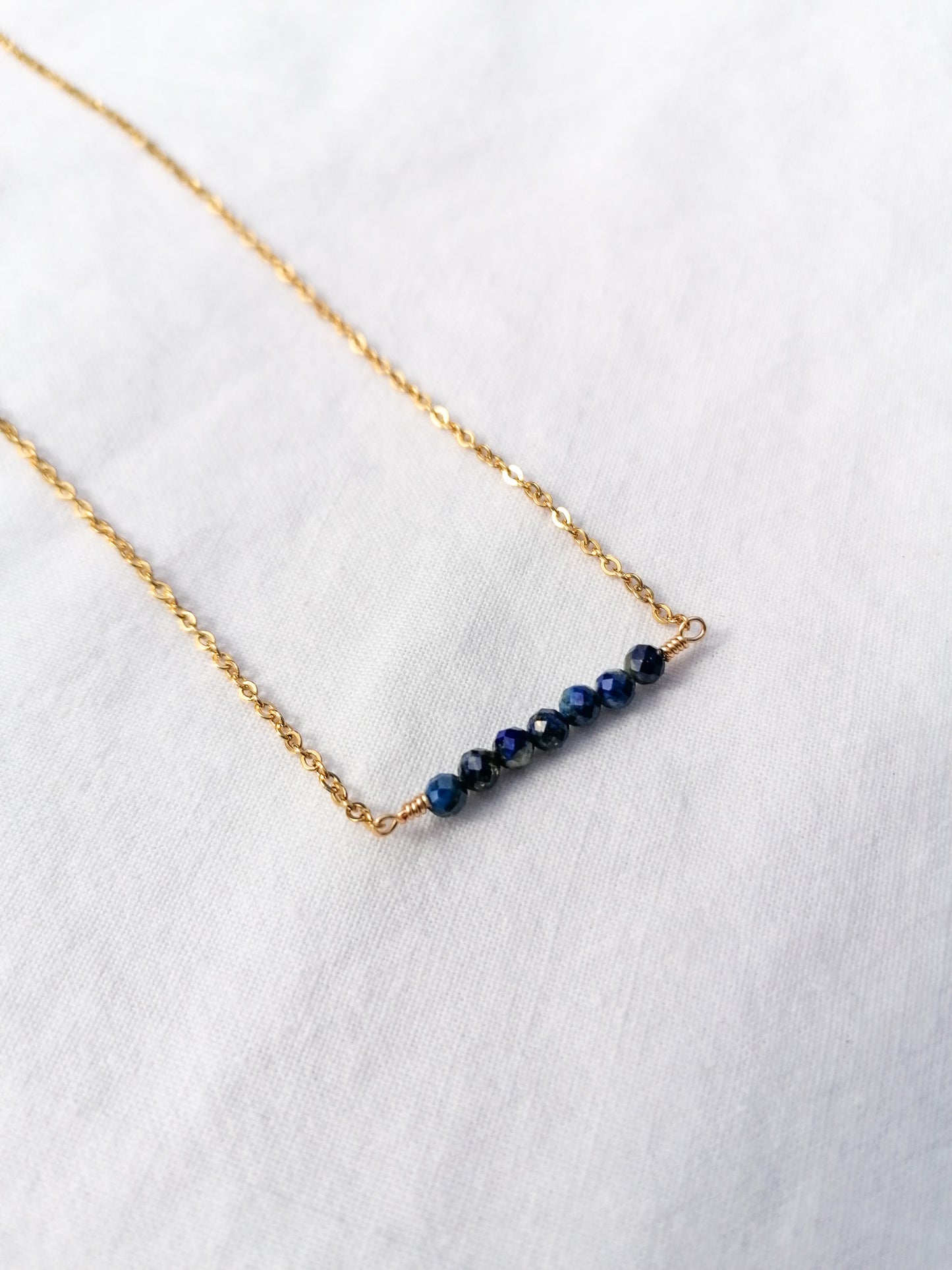Náhrdelník s lapis lazuli