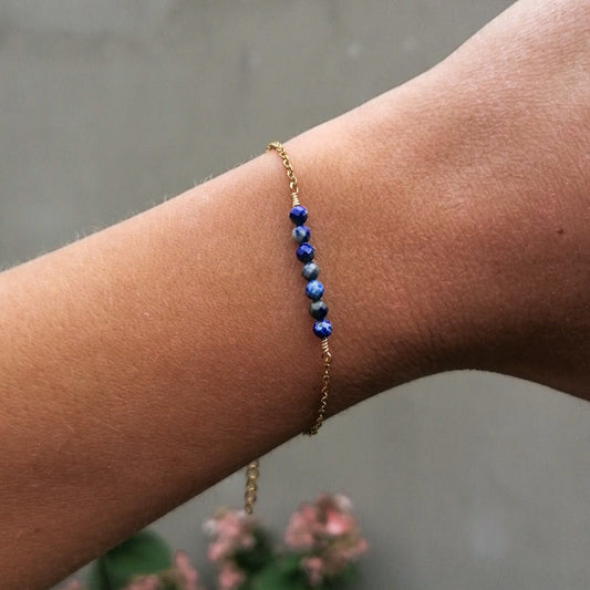 Bracelet with lapis lazuli