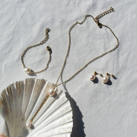 Renaissance jewelry set