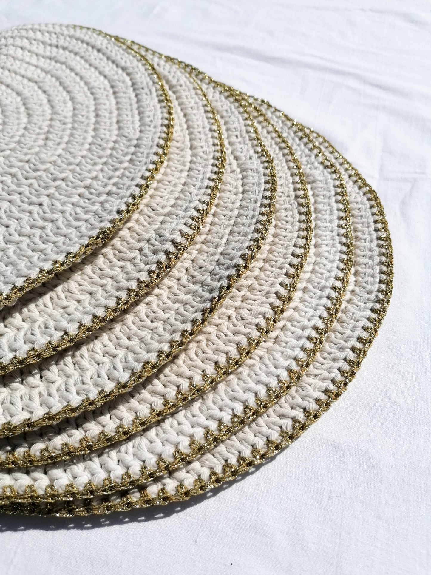 Placemat - gold trim