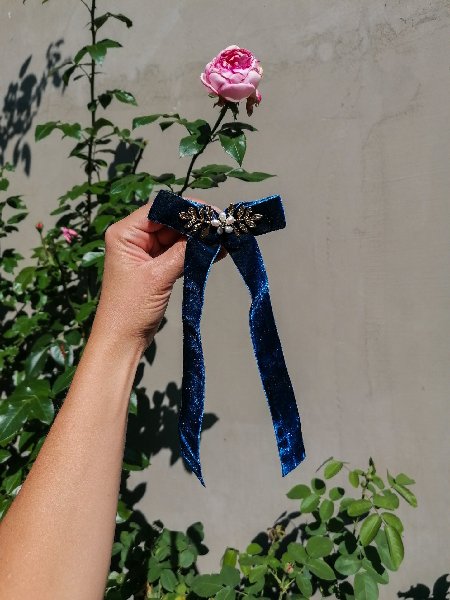 Gold leaf navy hair bow