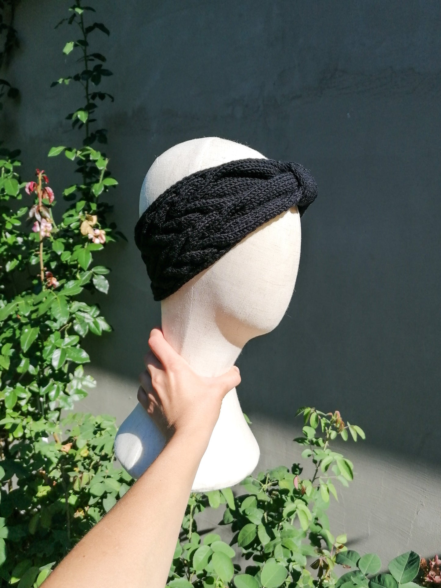 Knitted wool headband - black