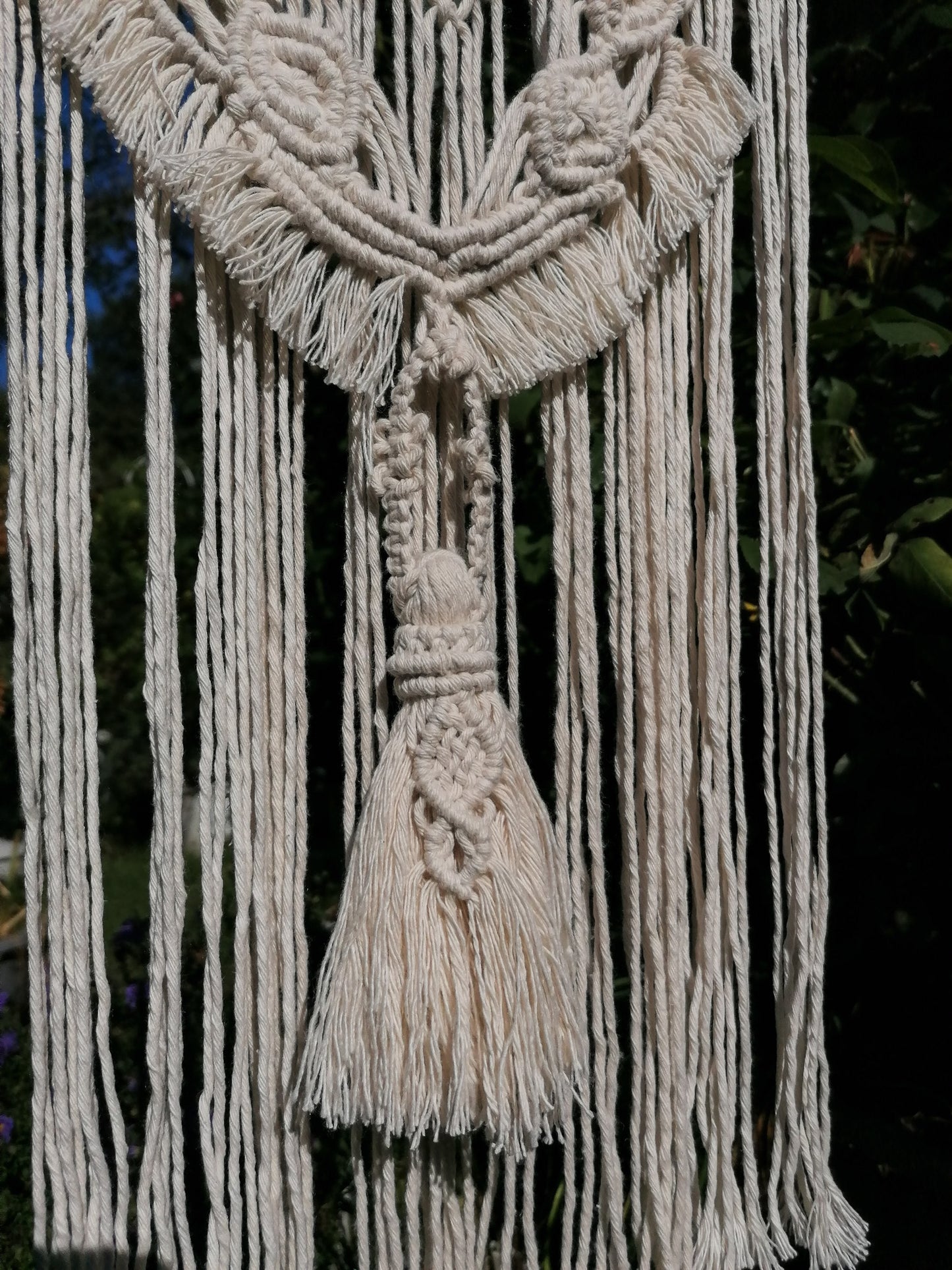 Macrame decoration - lilies