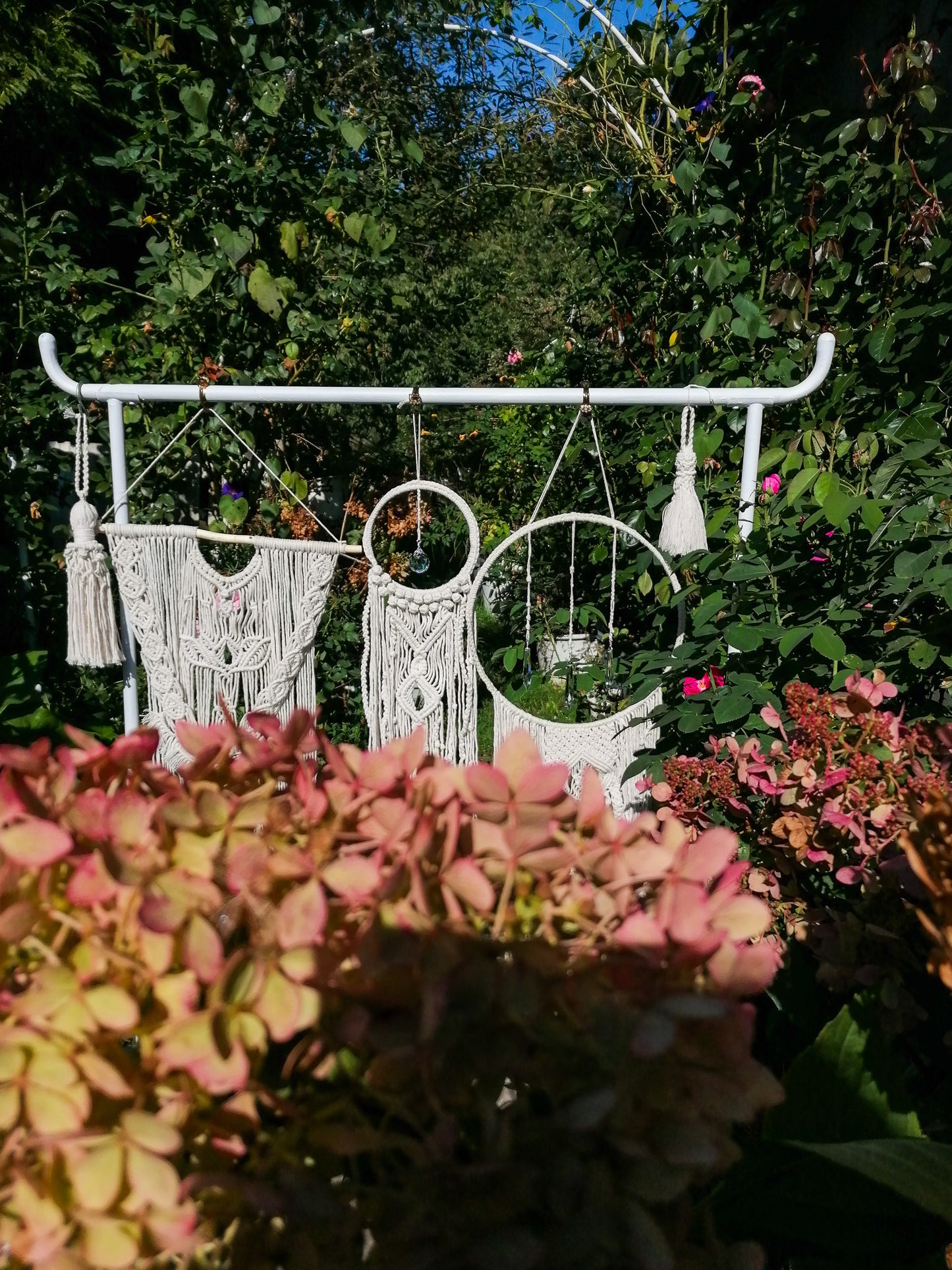 Macrame decoration - lilies