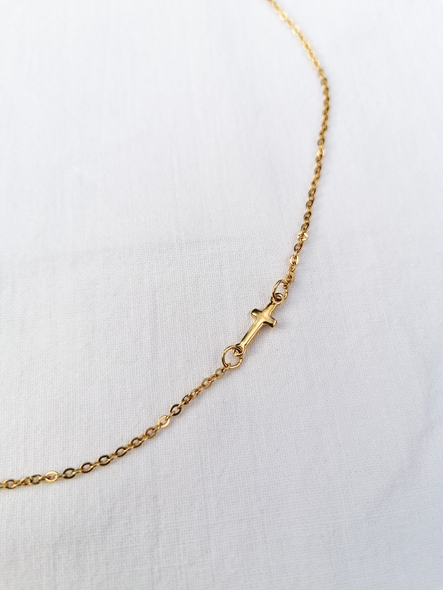 Dainty cross necklace