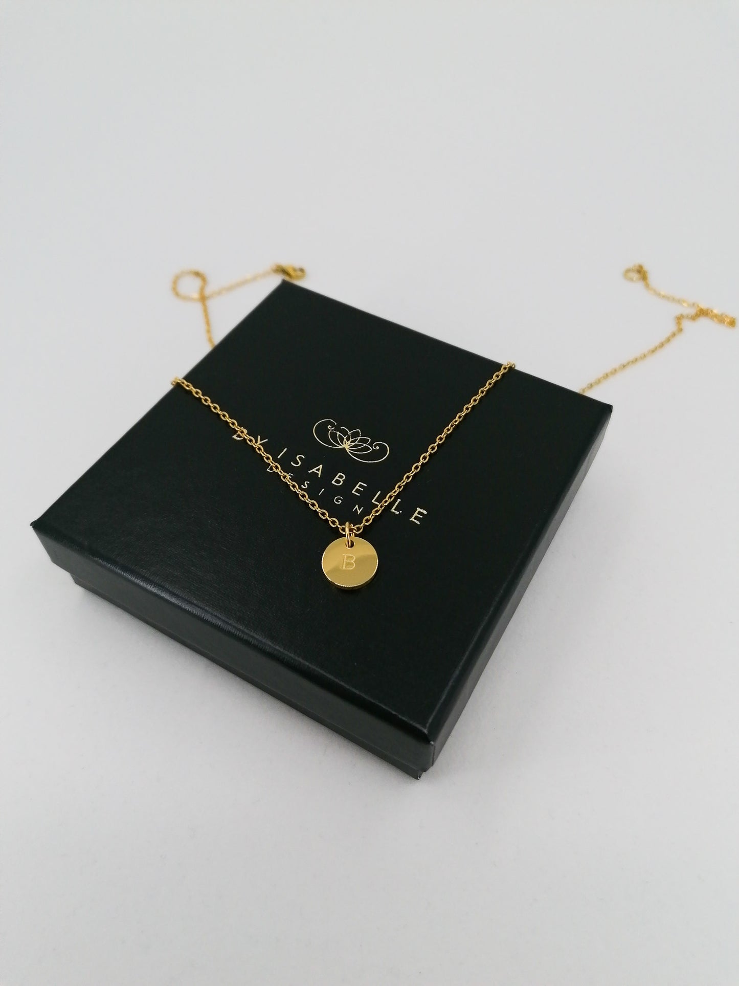 Initial necklace - dainty chain