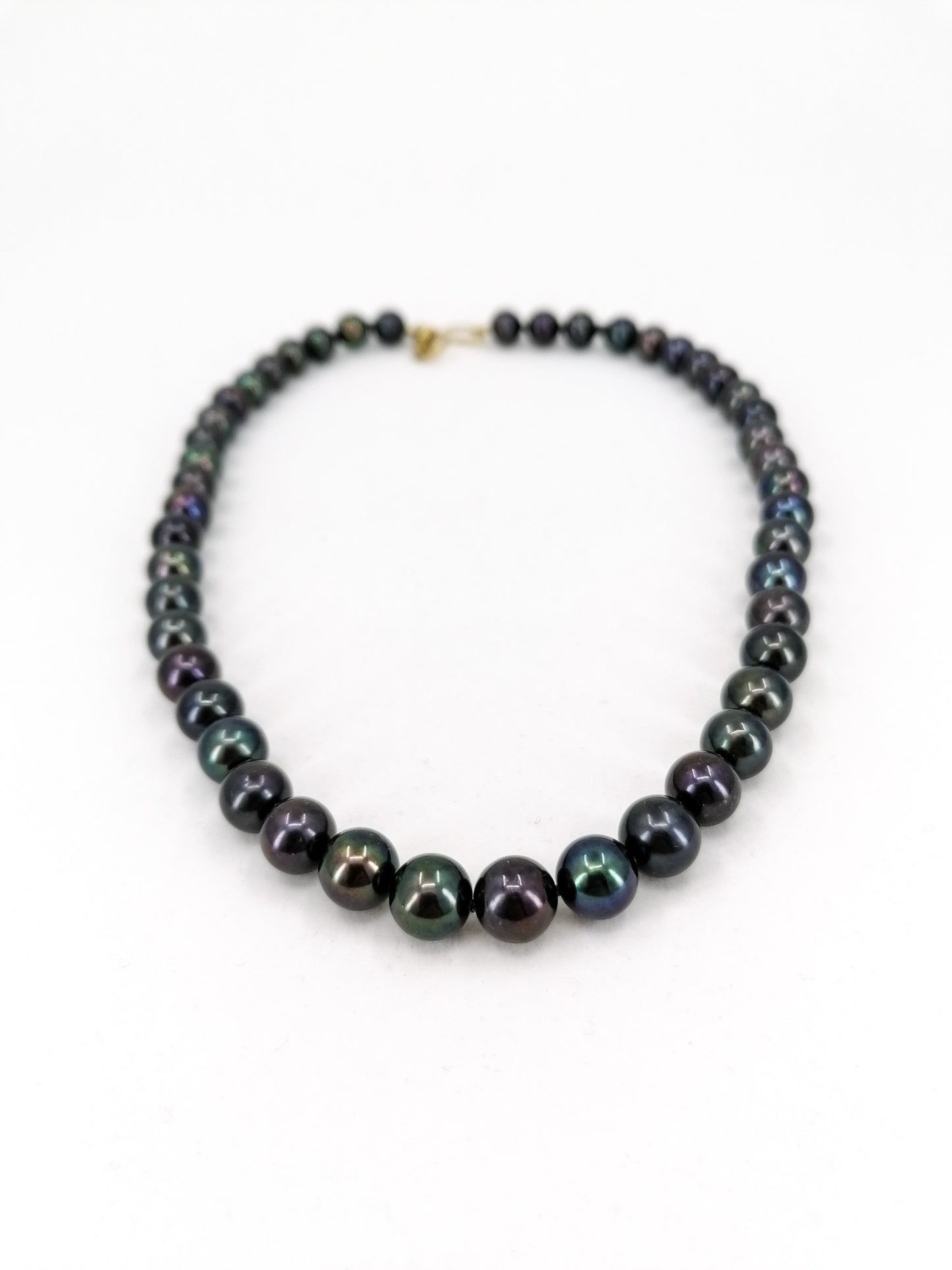 Black pearl necklace