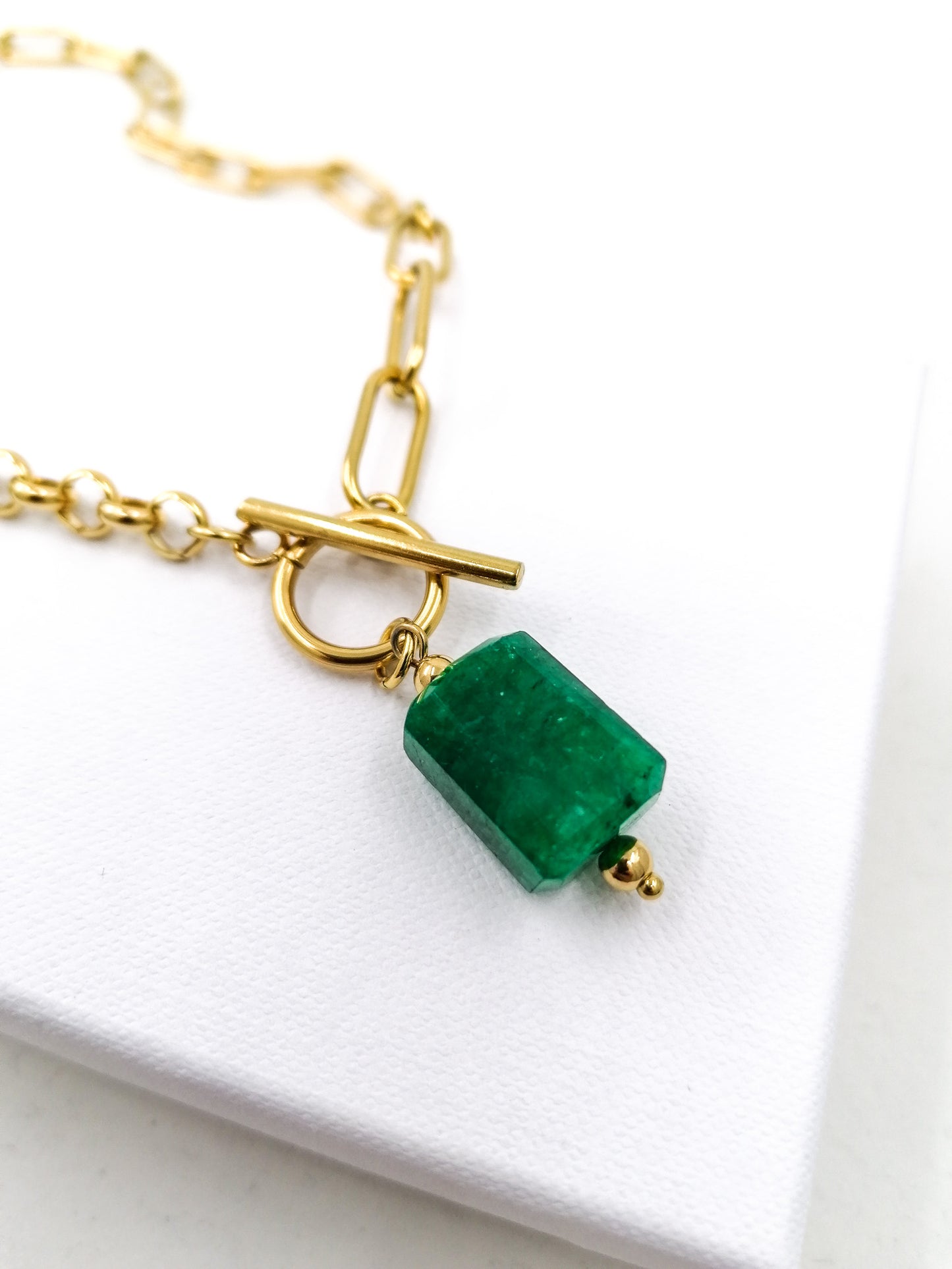 Chunky emerald necklace