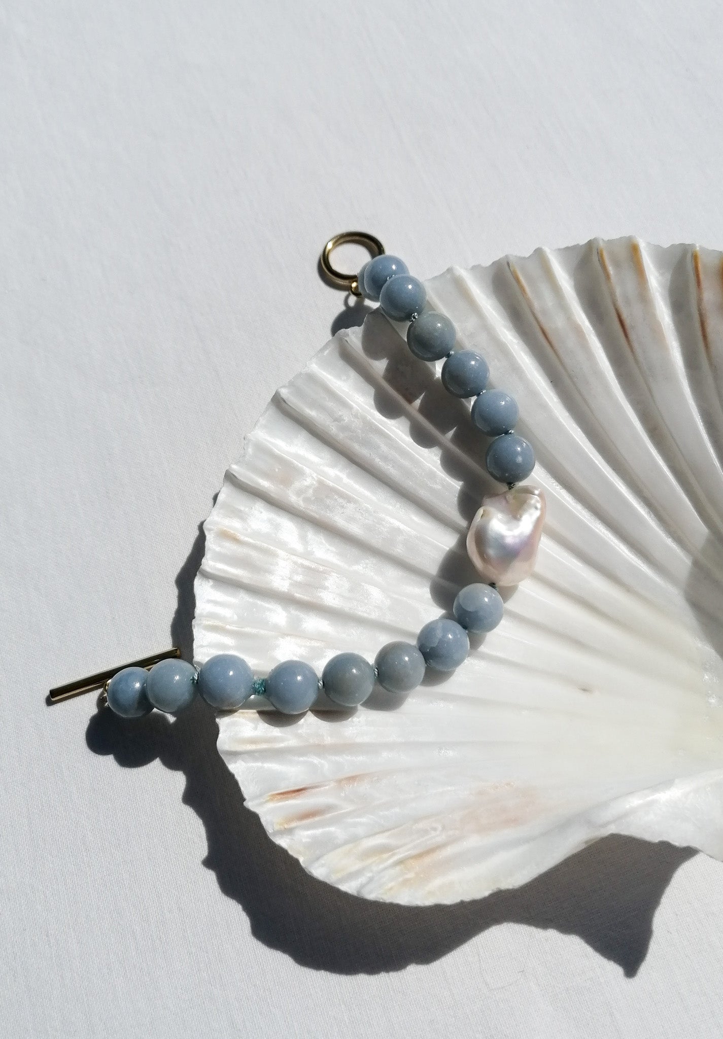 Angelite & Perlenarmband