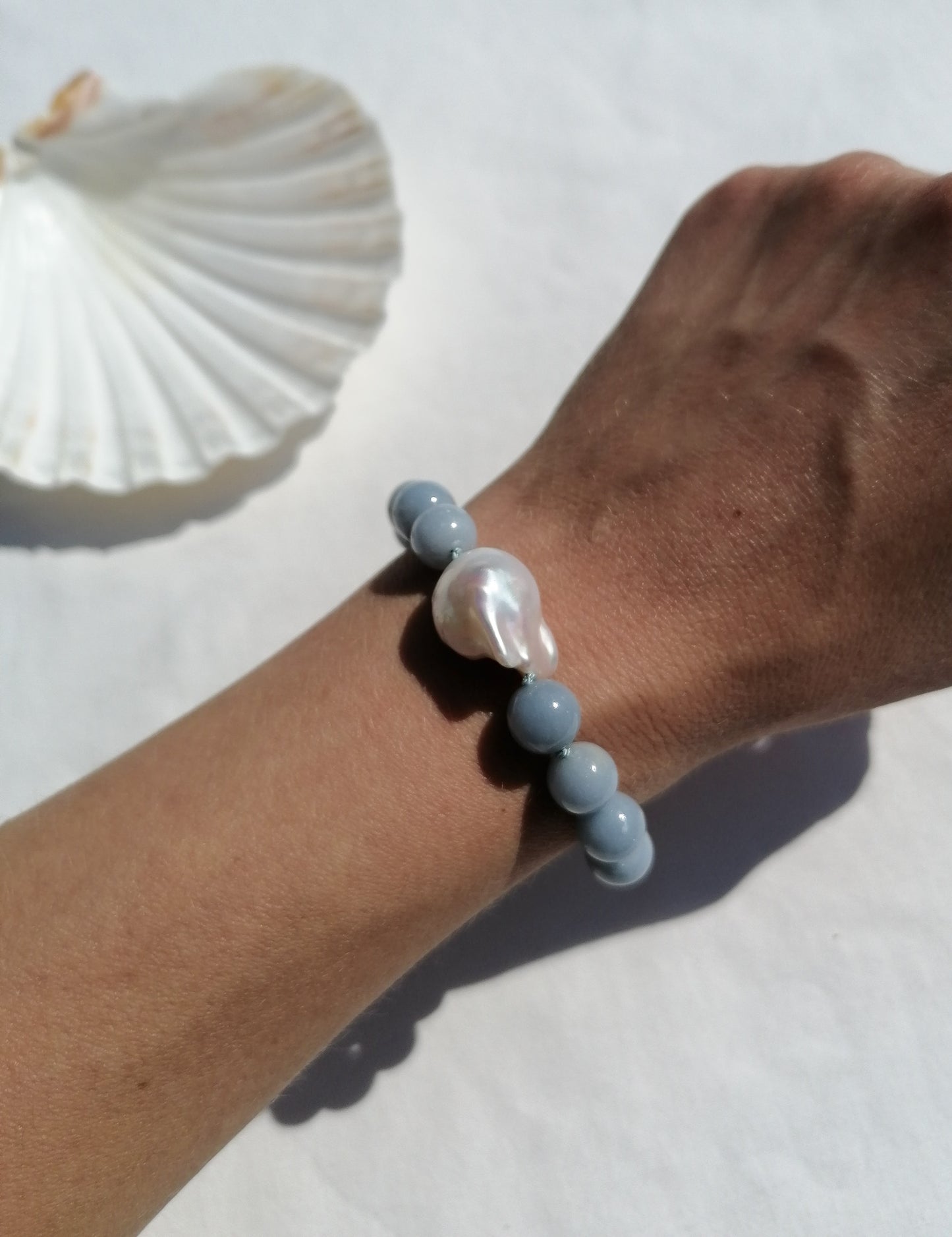 Angelite & Perlenarmband