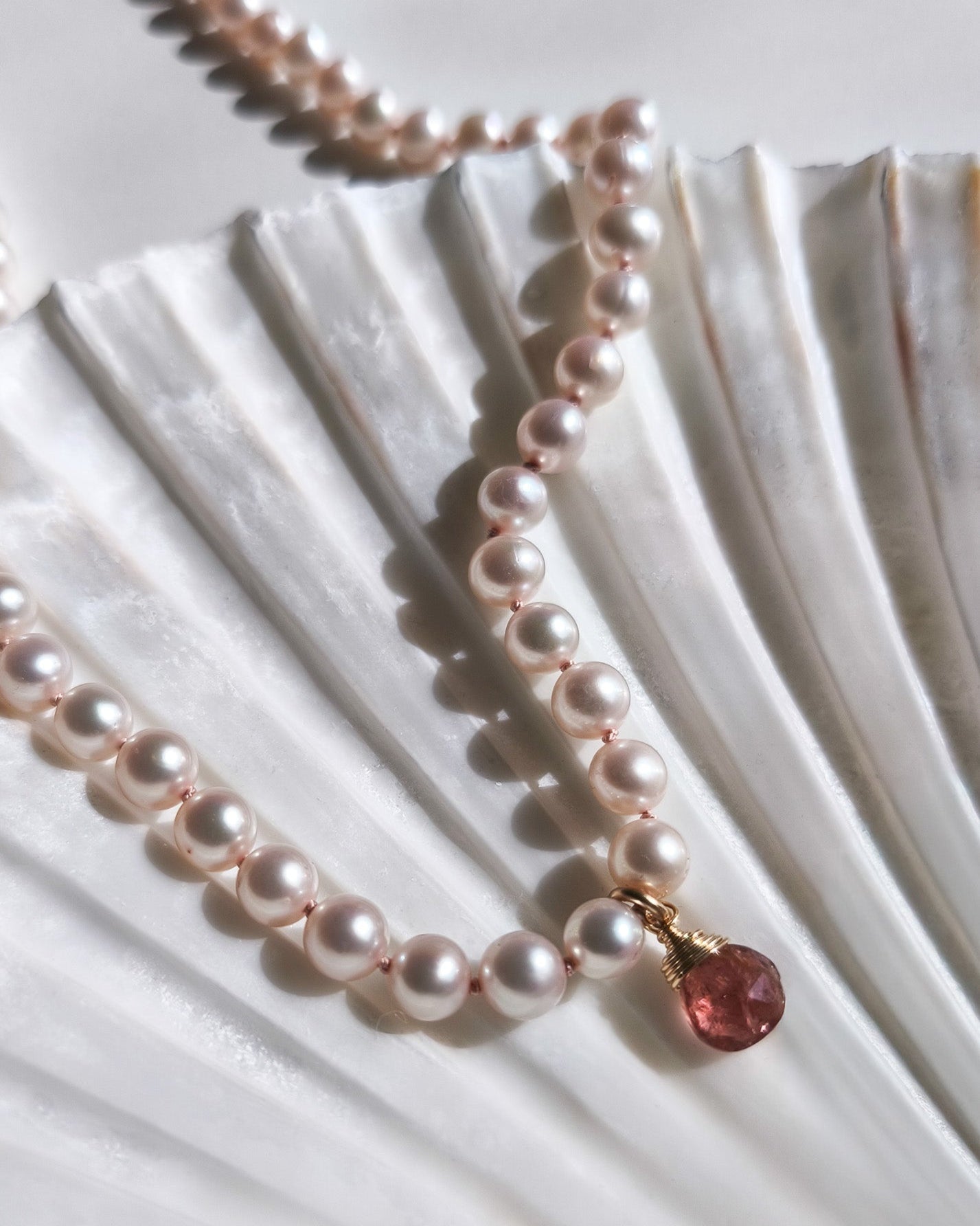 Pink pearl and tourmaline necklace