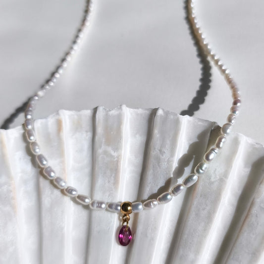 Pearl and rhodolite necklace
