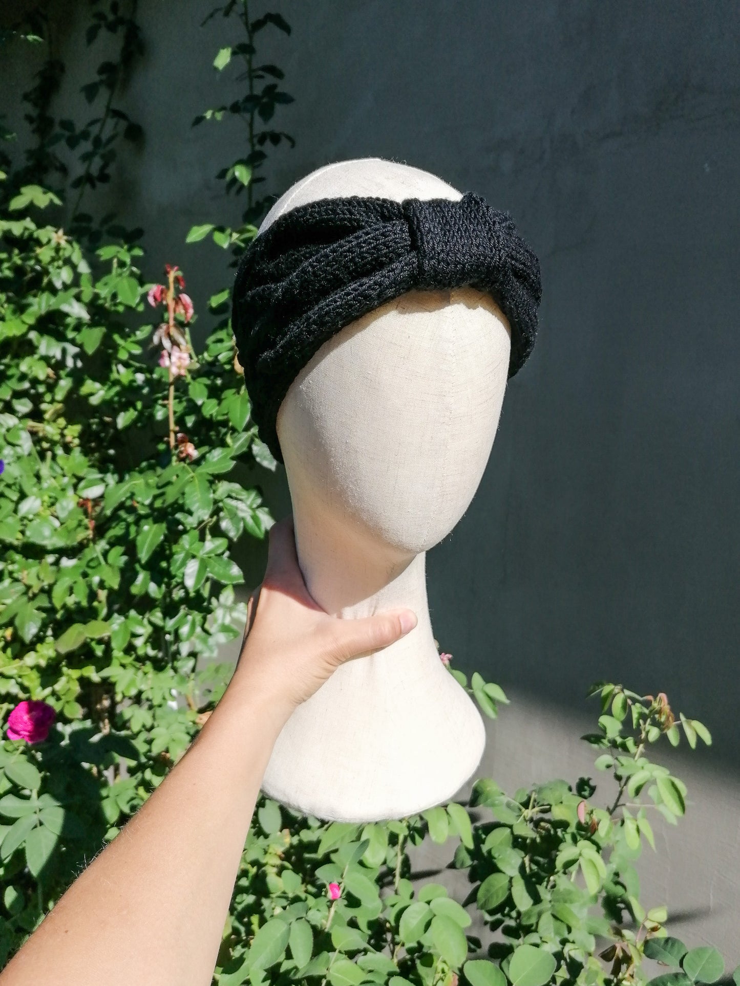 Knitted wool headband - black