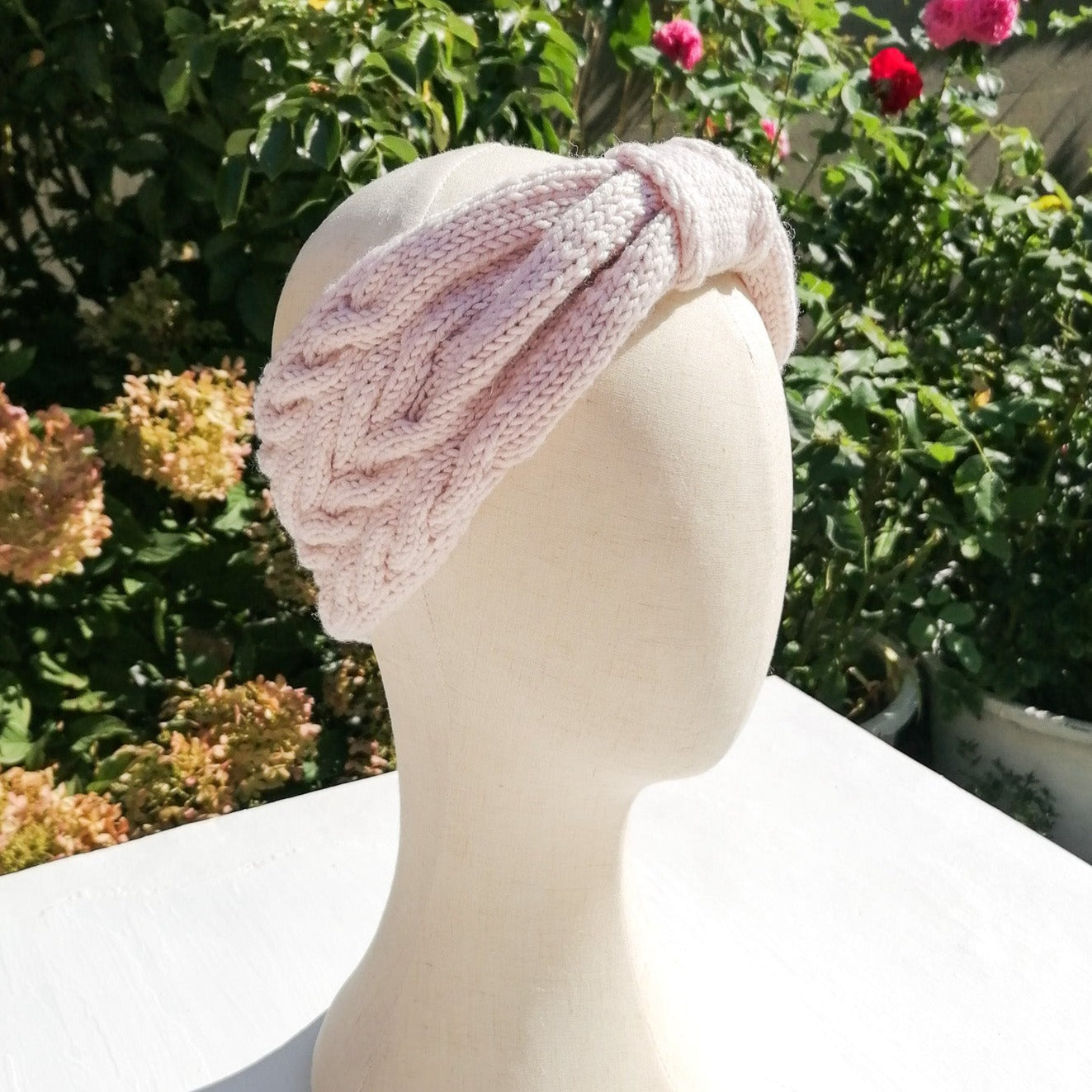 Knitted wool headband - pink