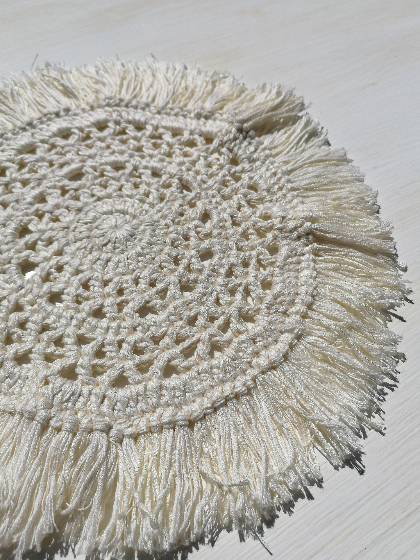 Ivory doily - medium