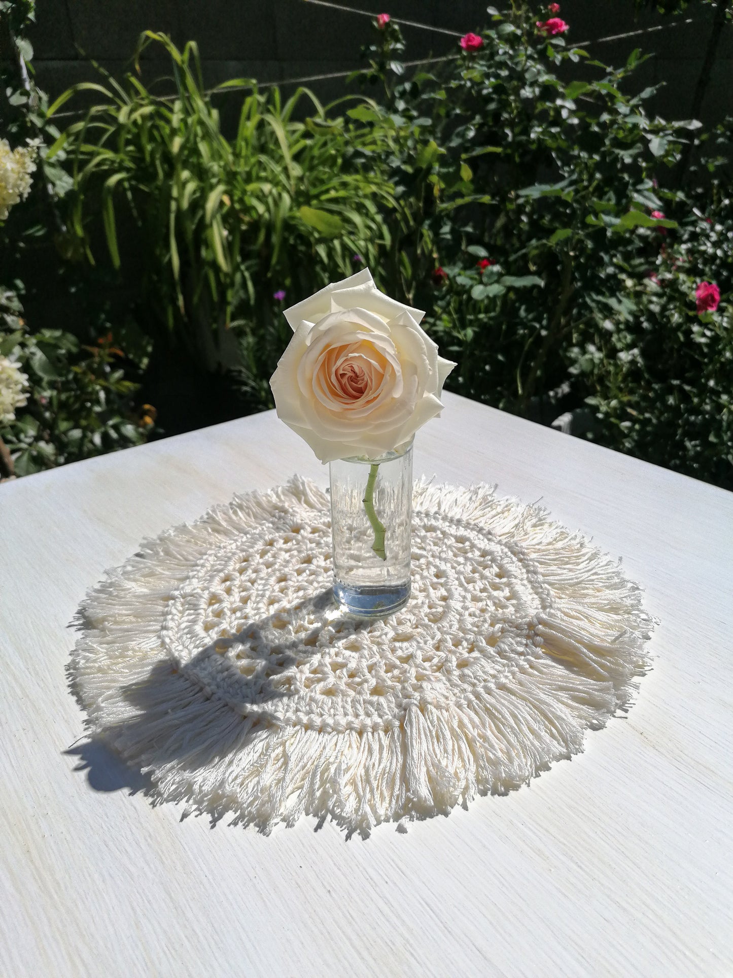 Ivory doily - medium