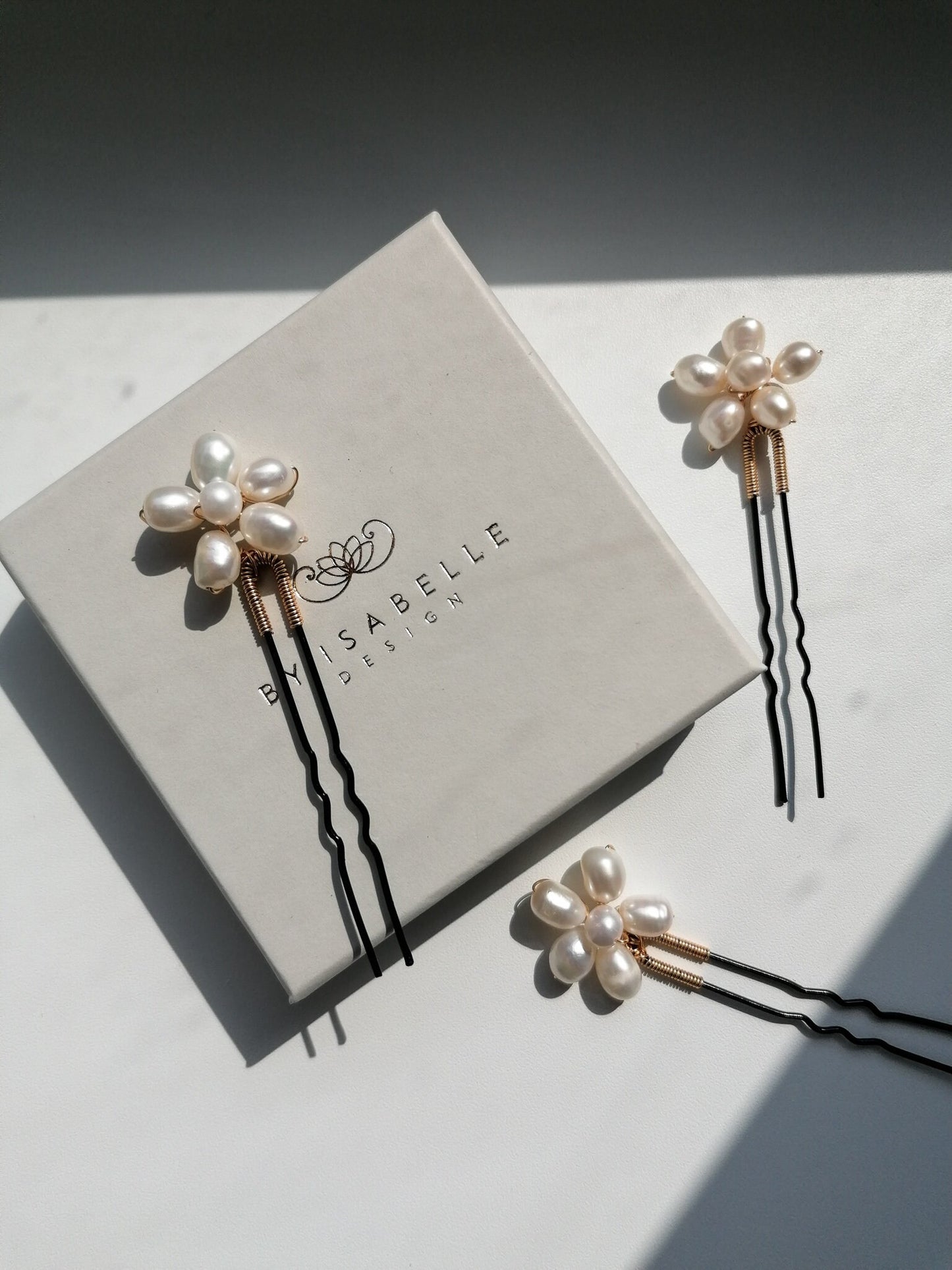 Floral pearl hair pins