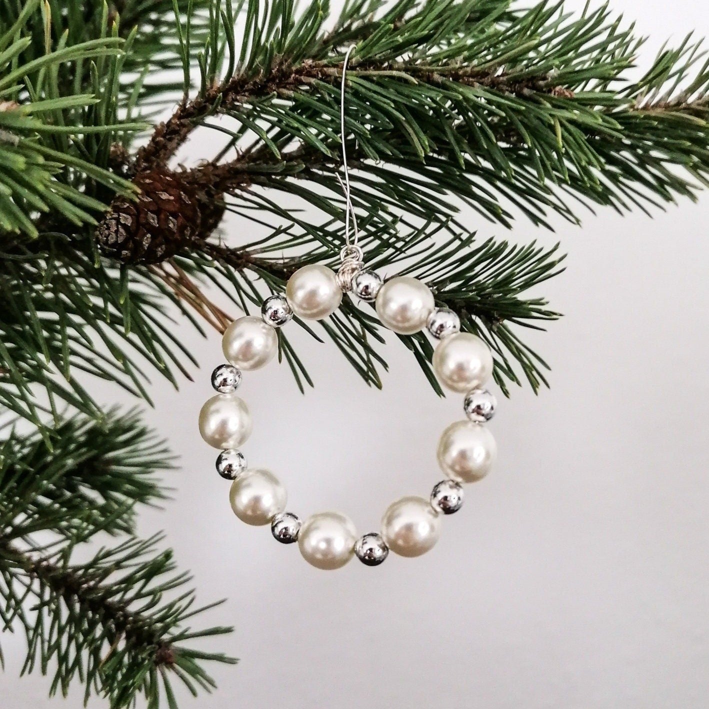 Pearl wreath christmas ornaments – By Isabelle Design