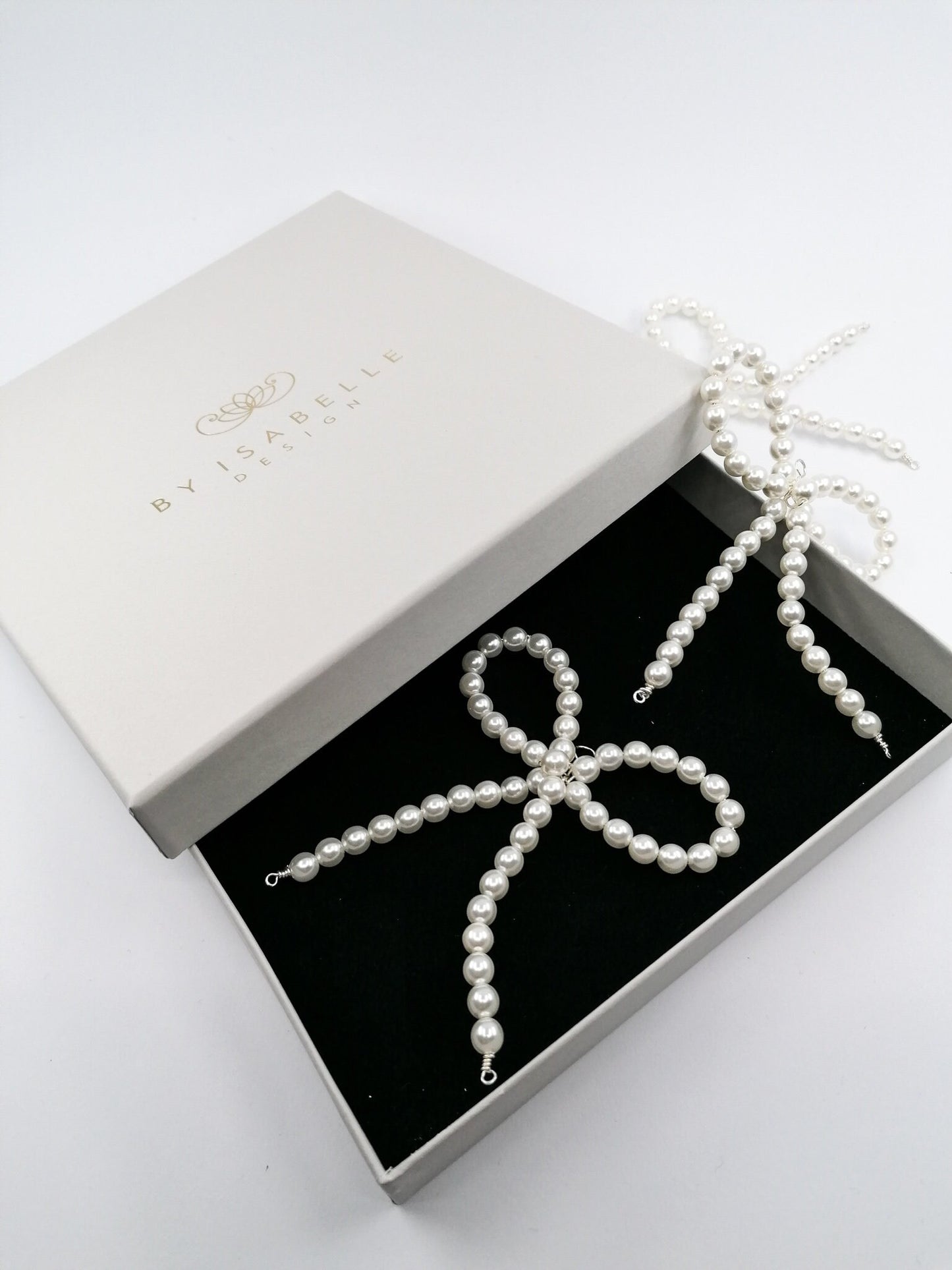 Pearl bow christmas ornaments