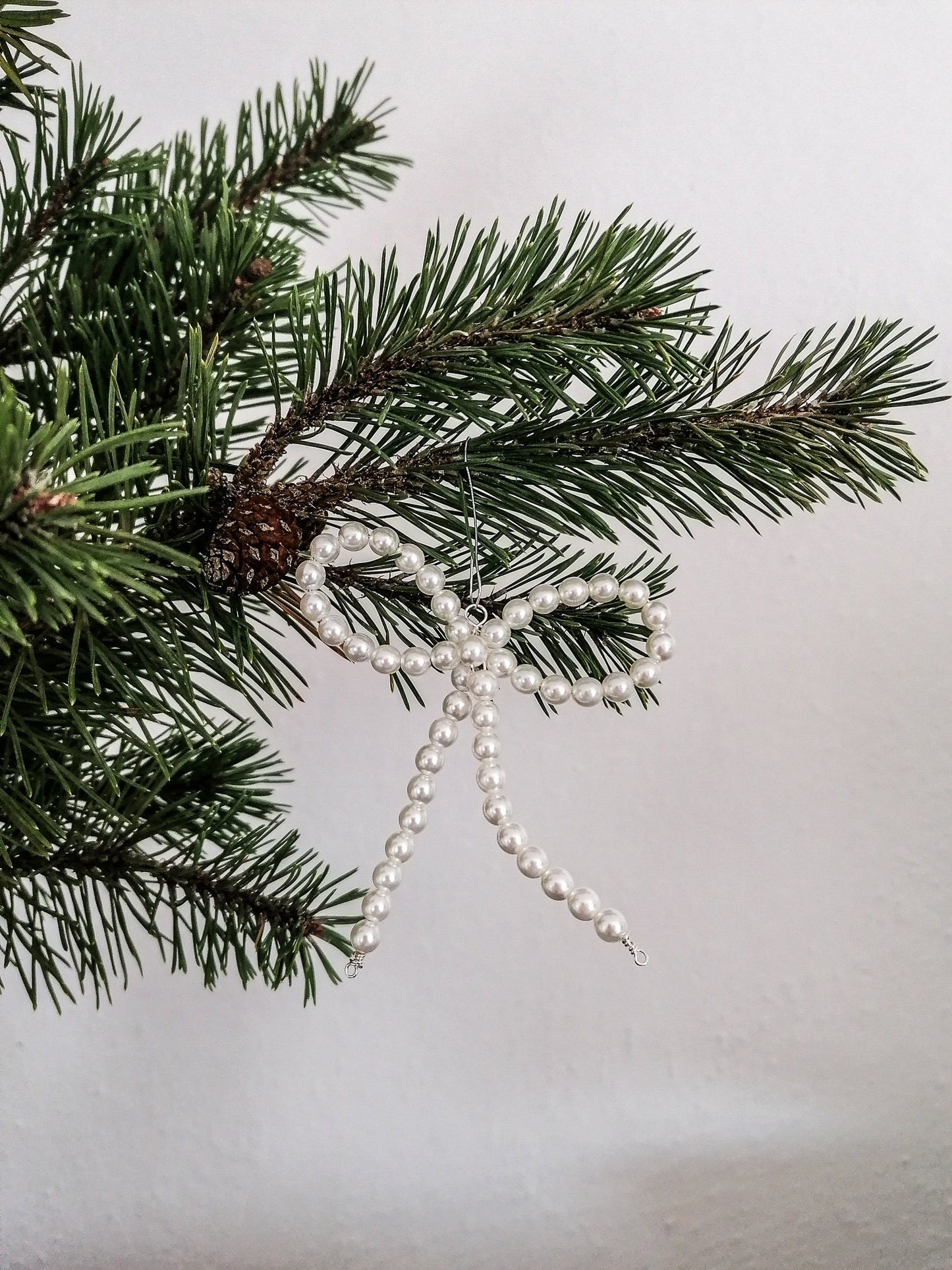 Pearl bow christmas ornaments