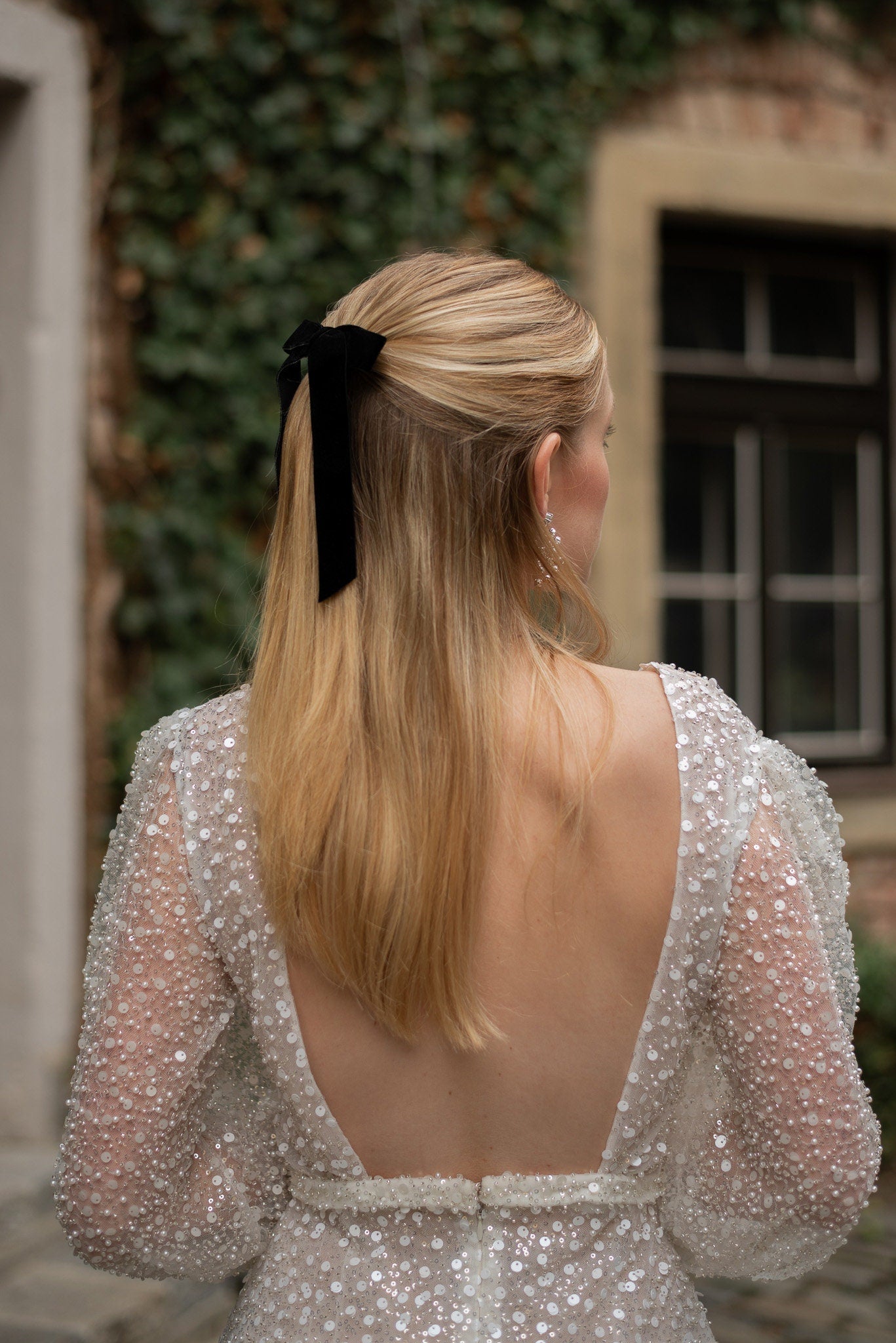 Alice hair bow