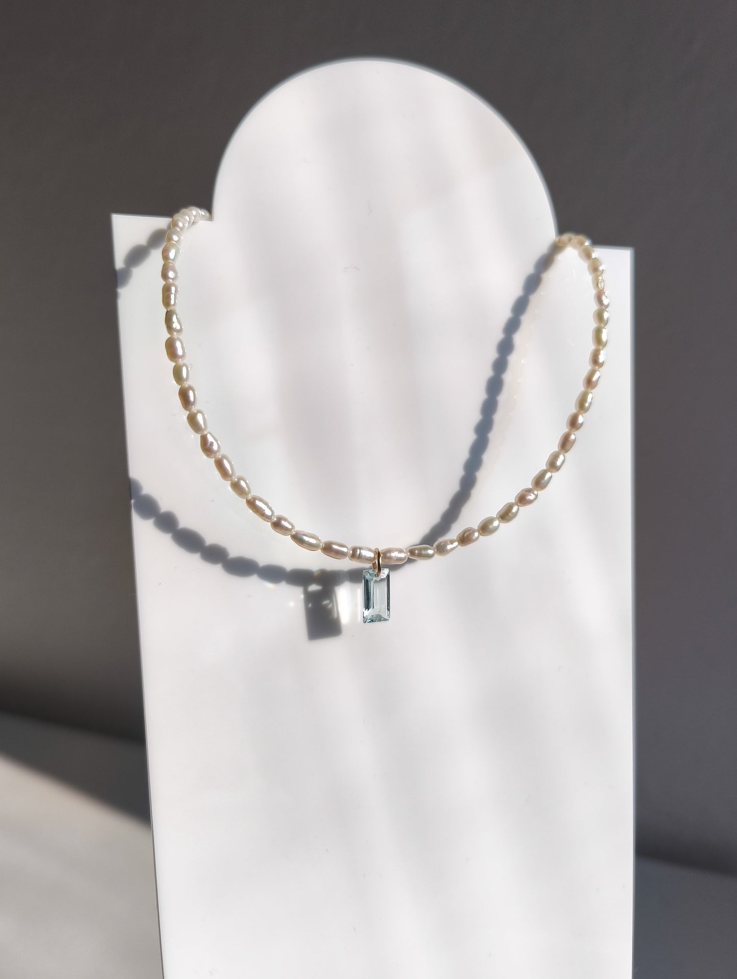 Aquamarine baguette pearl necklace