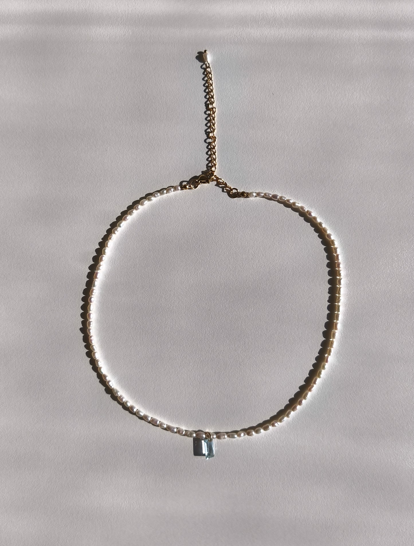 Aquamarine baguette pearl necklace