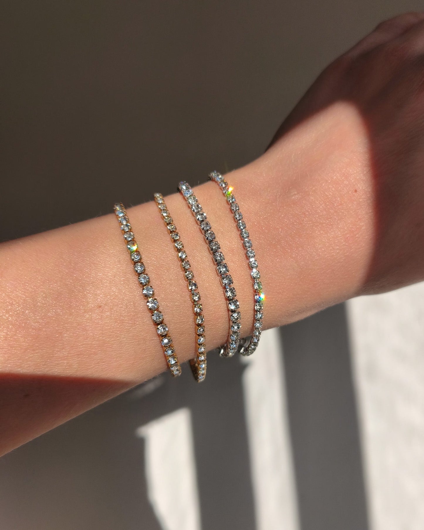 Tenisový náramek - 2,5 mm, zlatý