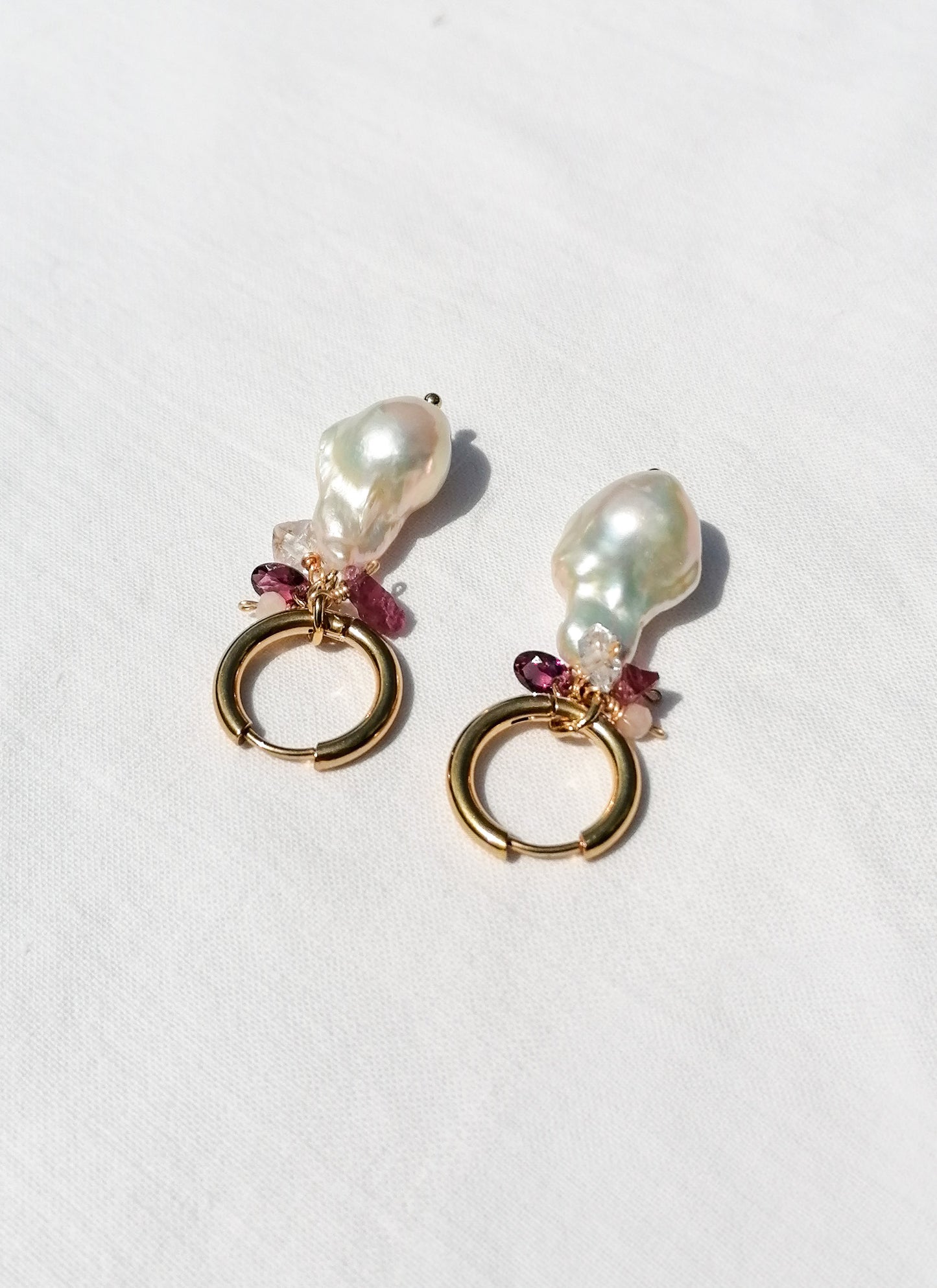 Jeweled pearl earrings - pink