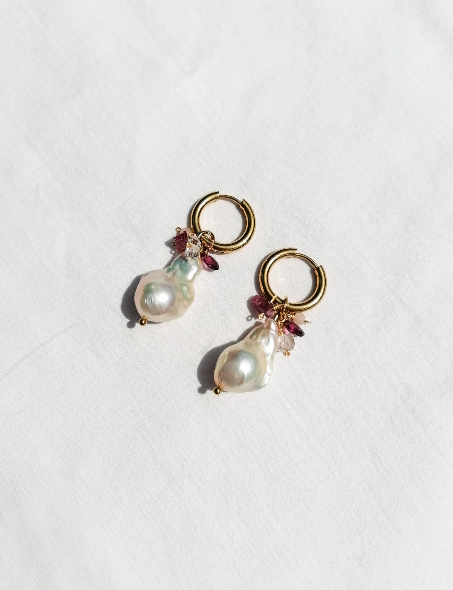 Jeweled pearl earrings - pink