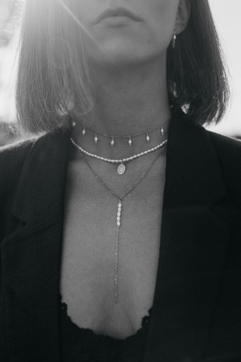 Perlový náhrdelník s madonkou