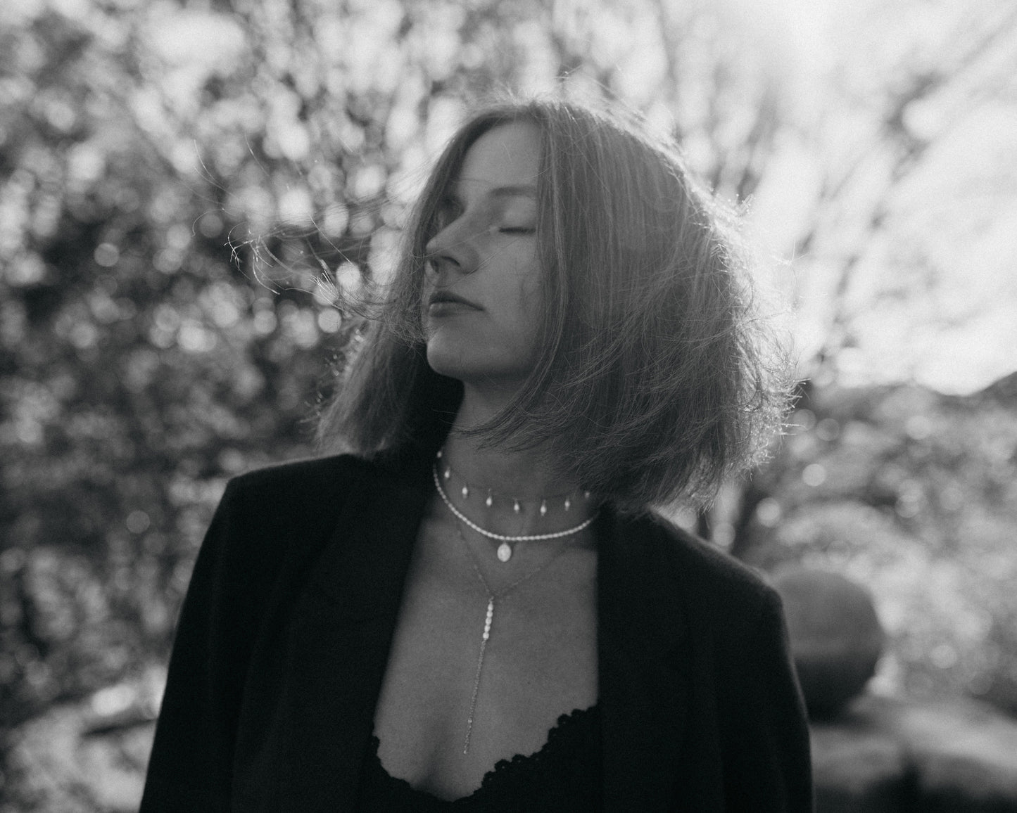 Perlový náhrdelník s madonkou