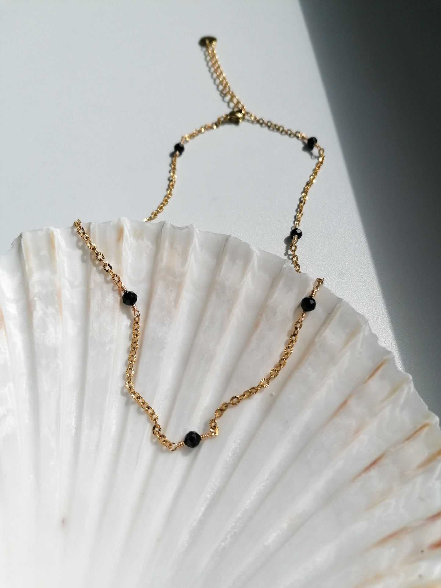 Aria necklace - black spinel