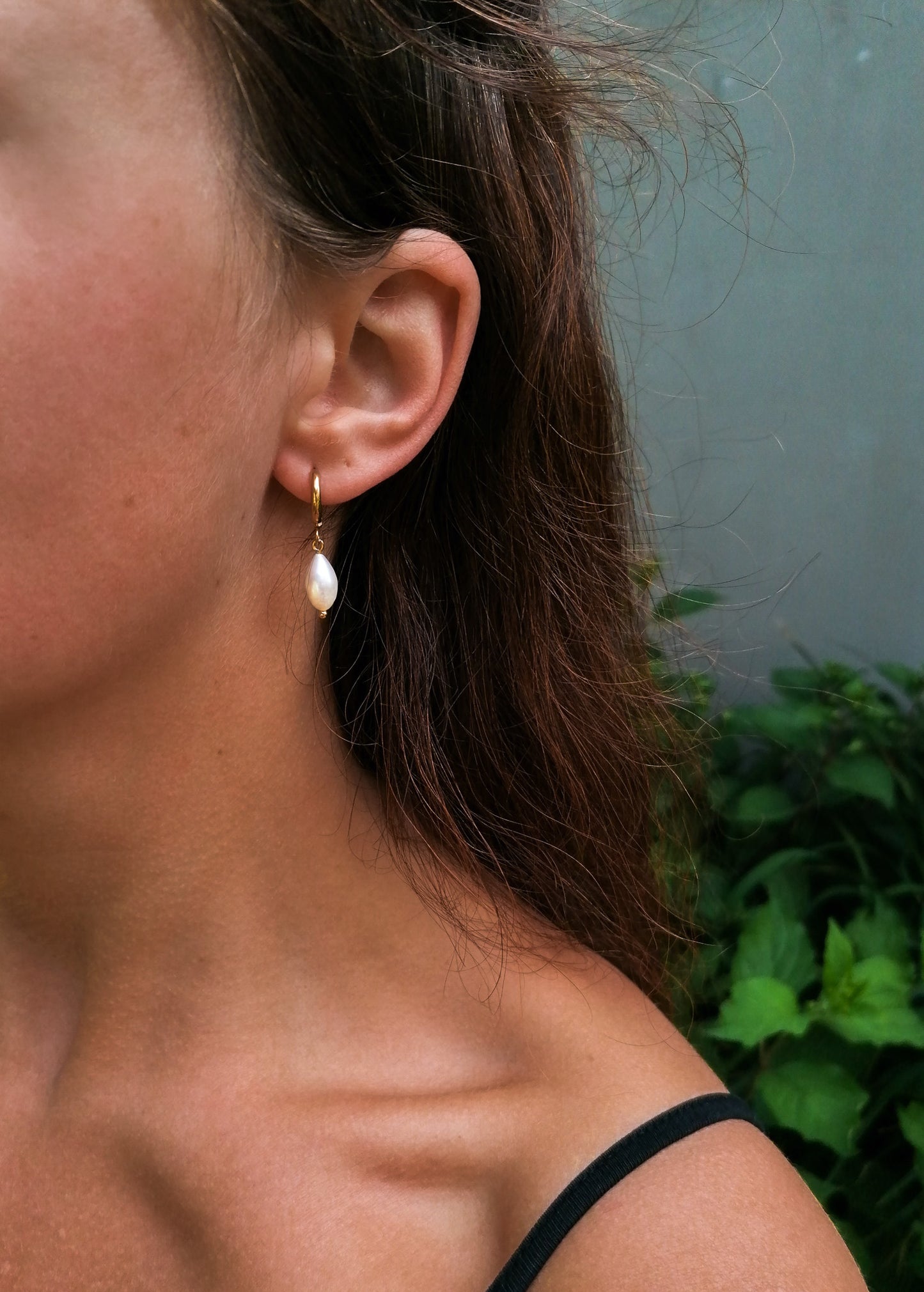 Teardrop pearl earrings