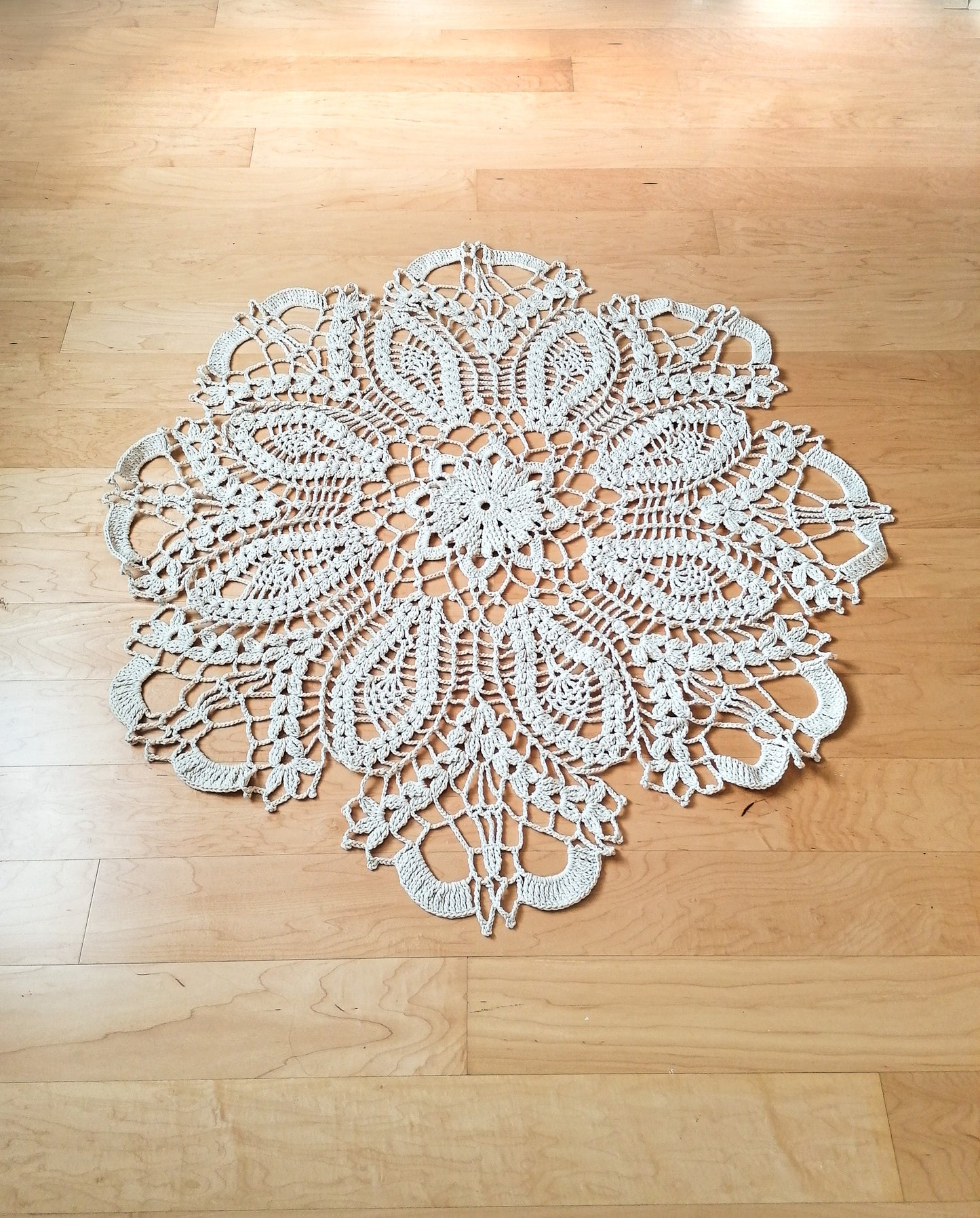 Large mandala rug  ⌀ 130 cm