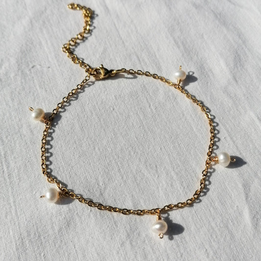 Pearl charm anklet