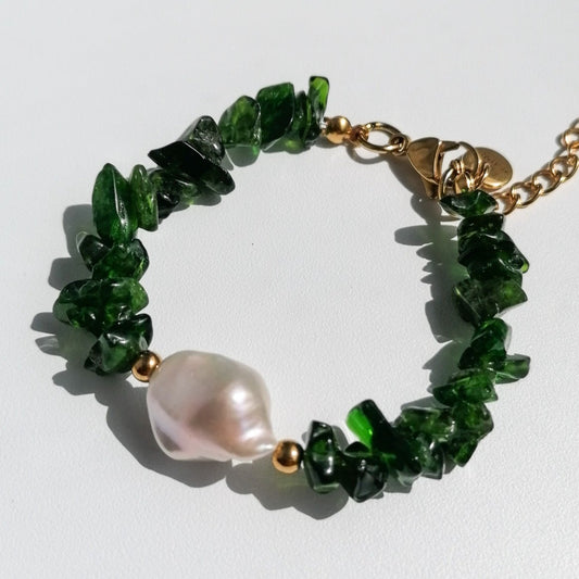 Chromdiopside and flameball pearl bracelet