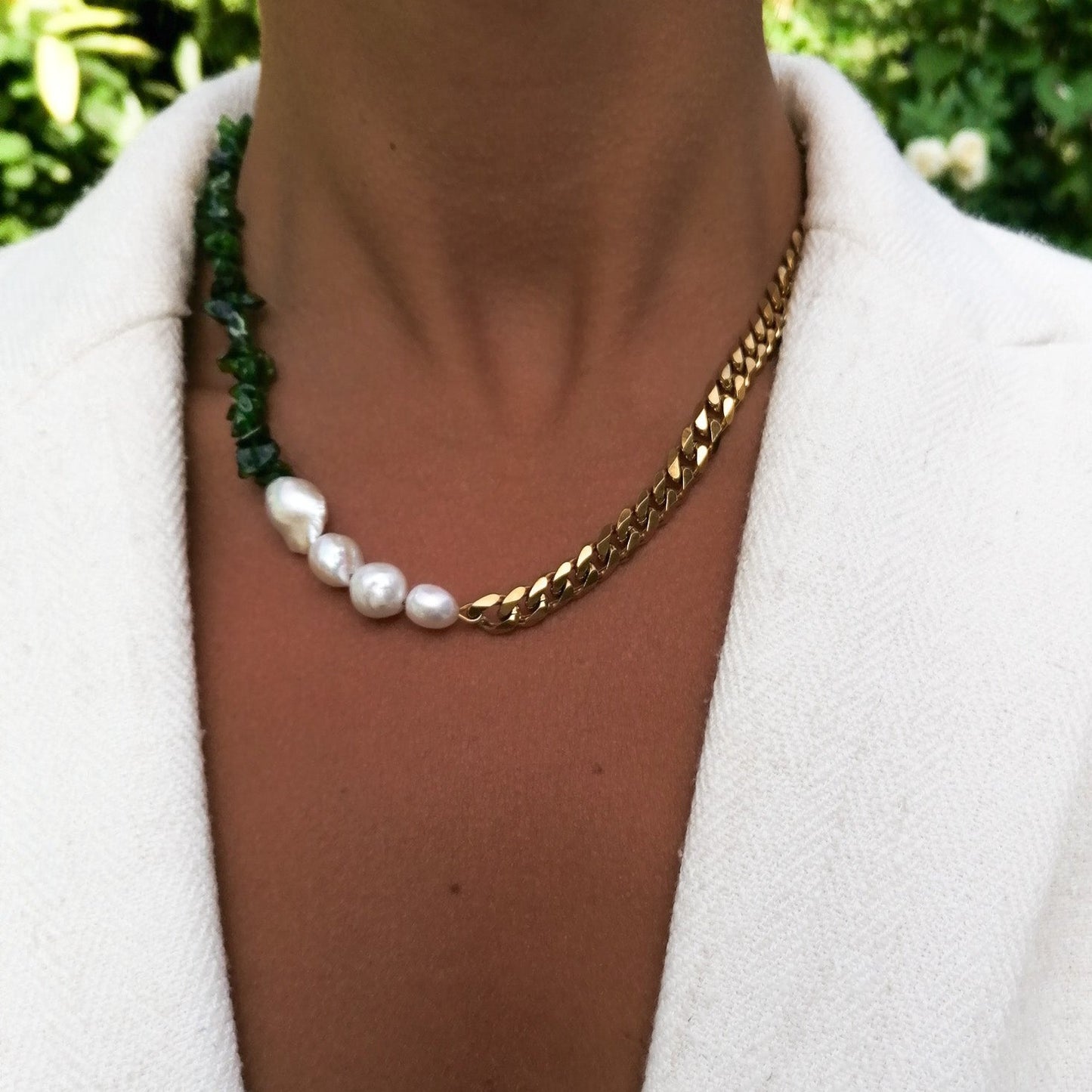 Chromdiopside and pearl necklace