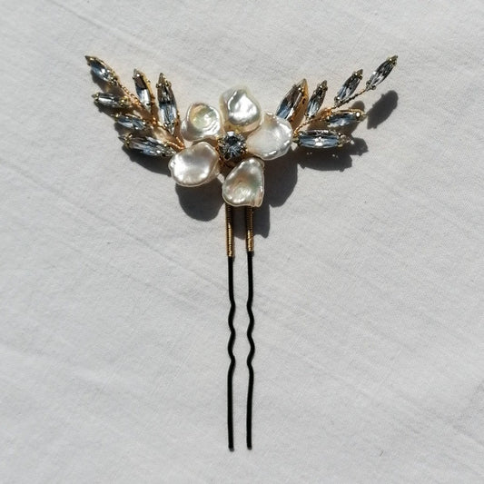 Floral hairpin