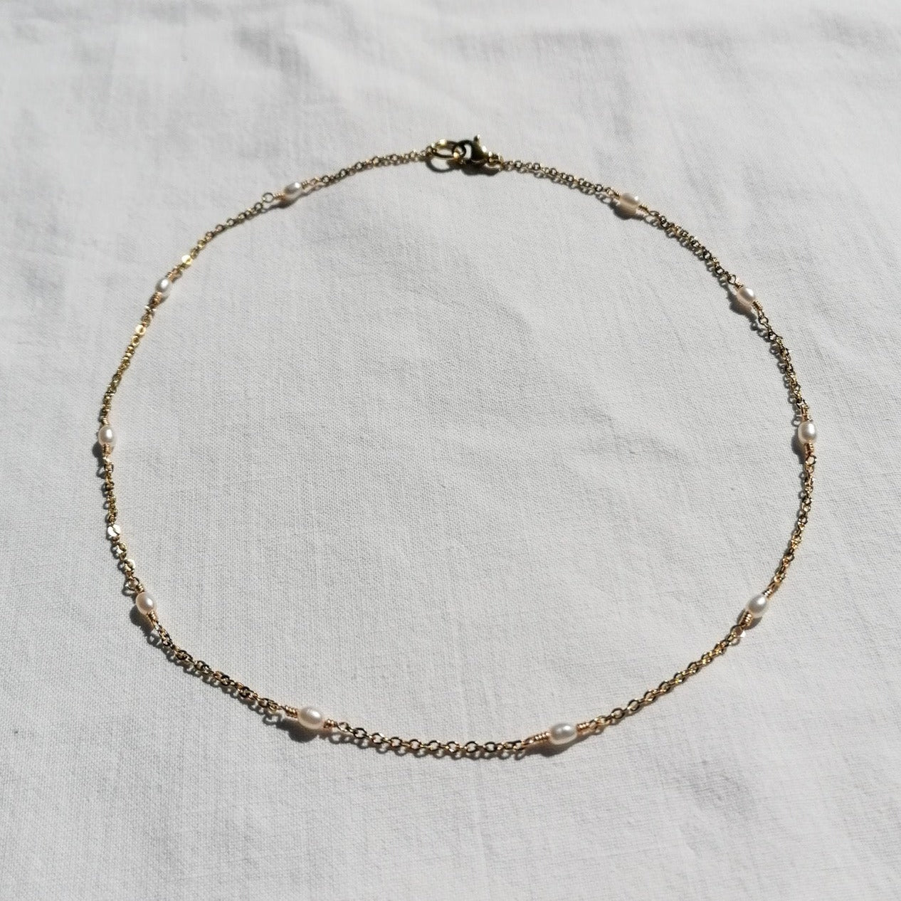 Satellite pearl chain necklace