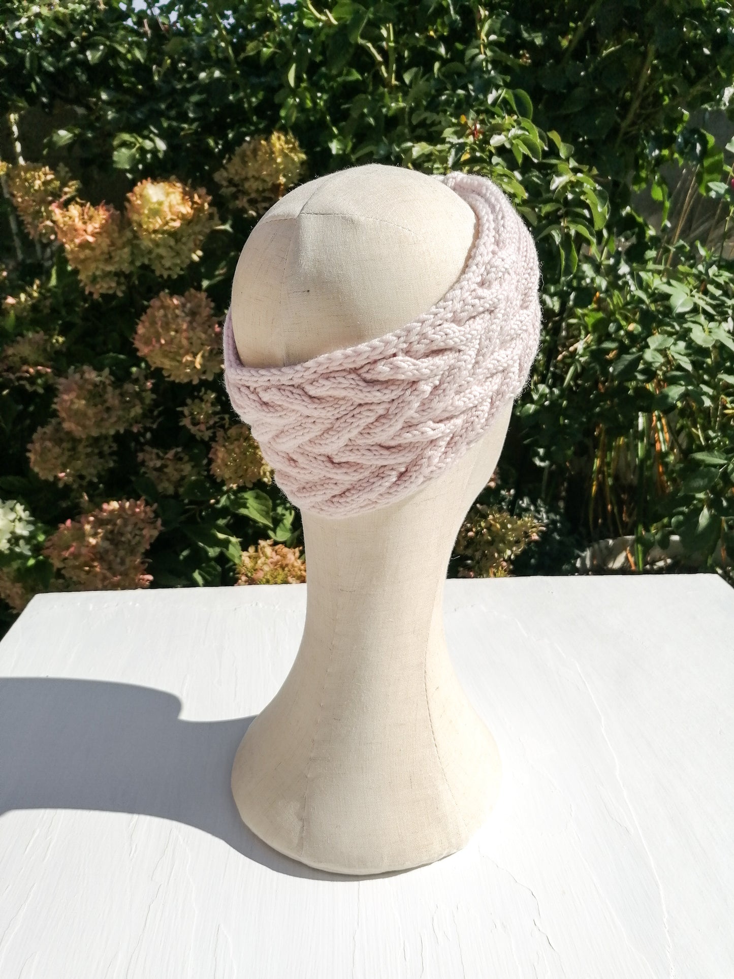 Knitted wool headband - pink